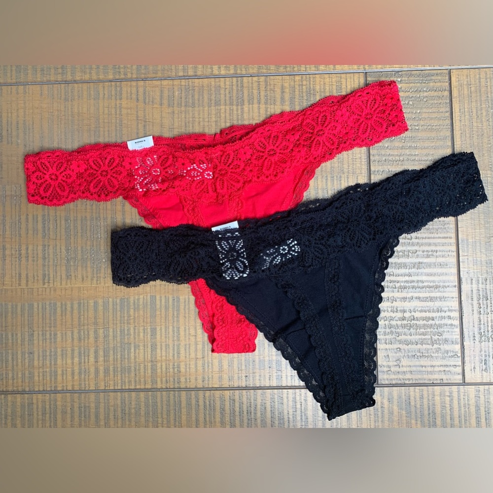 NWT Set of 2 Juniors' SO Daisy Lace Thong Panty Red & Black Size Large - Picture 4 of 8